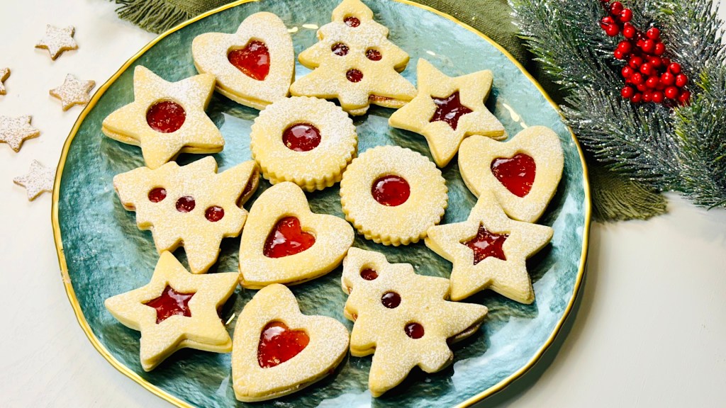 Berry-Bright Linzer Cookies&nbsp;(video)