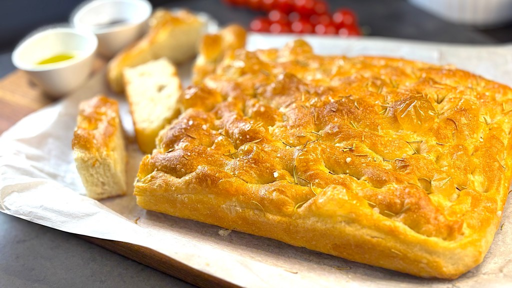 Quick and Easy Rosemary Focaccia 