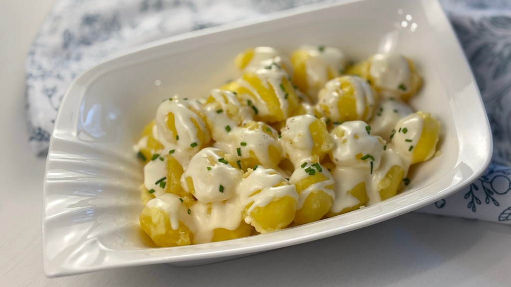 Potatoes in Creamy Cheese&nbsp;Sauce